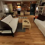 Artist Nest Central Pet Friendly Location